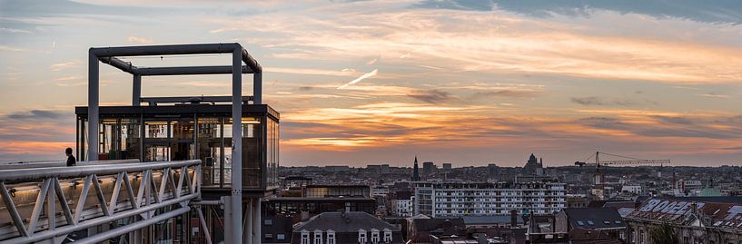 Pedestrian bridge at the Poelaert square, brussels, Belgium, by Werner Lerooy