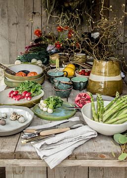 Leckeres Essen in handgefertigter Keramik von Annelies Martinot