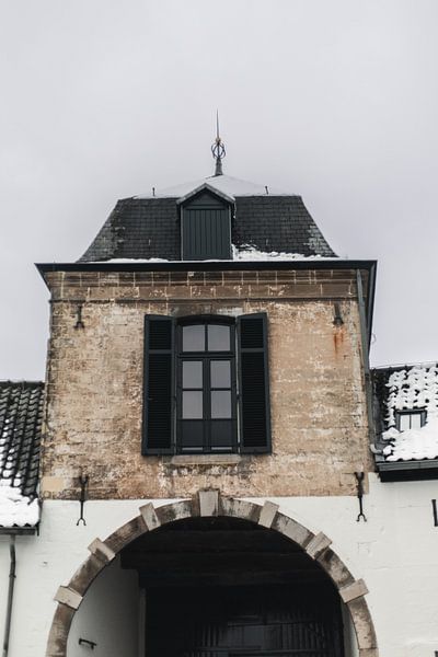 Winterlicher Charme: Die historische Atmosphäre der Limburger Architektur von Melvin Meijer