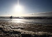 Eenzame surfer van Thijs Schouten thumbnail
