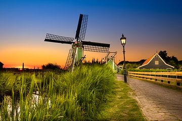 Lever de soleil à Zaanse Schans avec un moulin à vent