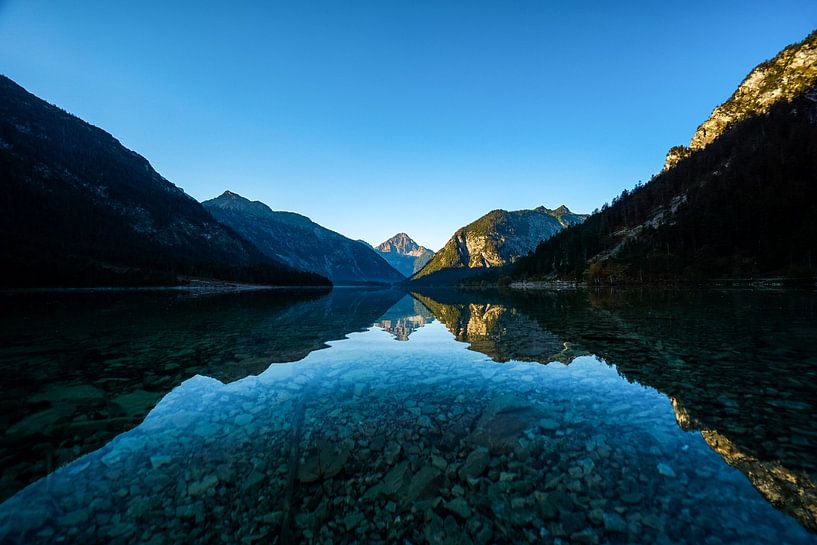 Reflection of the Thaneller in the Plansee by Leo Schindzielorz