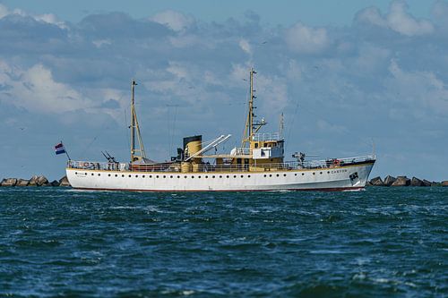 Le navire pilote de la marine Castor (MLV Castor).