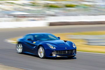 Ferrari F12 Berlinetta met snelheidseffect