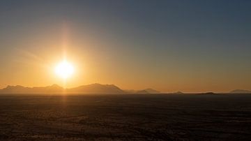 Opkomende zon bij Spitzkoppe van Lennart Verheuvel