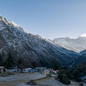 Khumbu valley van maarten van der Wilt
