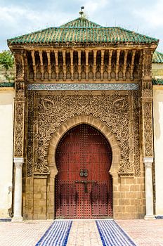 Toegangsdeur van het mausoleum van Mulai Ismail in Meknes Marokko