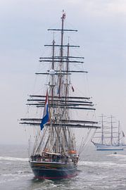 De Stad Amsterdam met ZKH aan boord by Brian Morgan