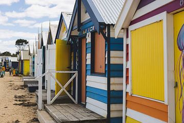 Kleurrijke Kustlijn: Brighton Bathing Boxes van Ken Tempelers