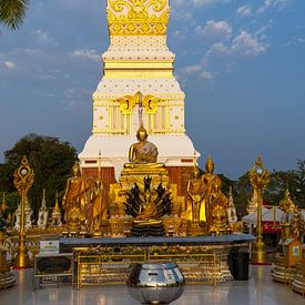 Das Leuchten von Wat Phra That Phanom von Walter G. Allgöwer