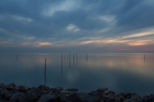 Sluierbewolking tijdens zonsondergang Markermeer 