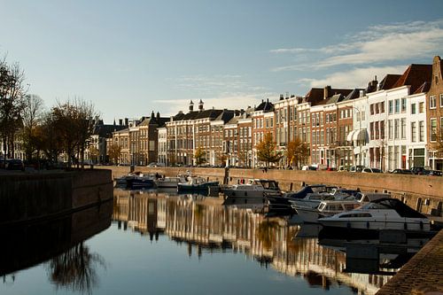 Weerspiegeling bij de kade in Middelburg