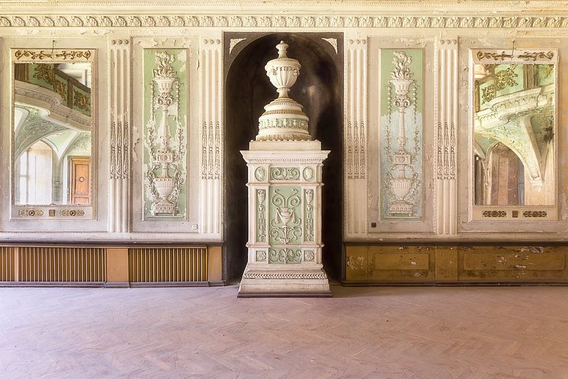 Salle de bal abandonnée. par Roman Robroek - Photos de bâtiments abandonnés