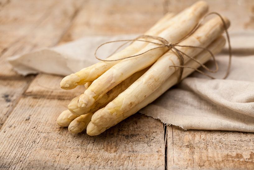 Weißer Spargel von Nina van der Kleij
