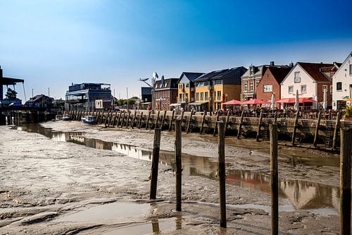 Marée descendante dans le port intérieur de Husum