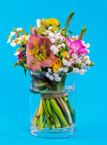 Bouquet coloré de fleurs printanières