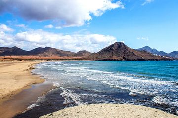 Strand, zee en vulkanen in Cabo de Gata, Andalusie van Jos van den berg