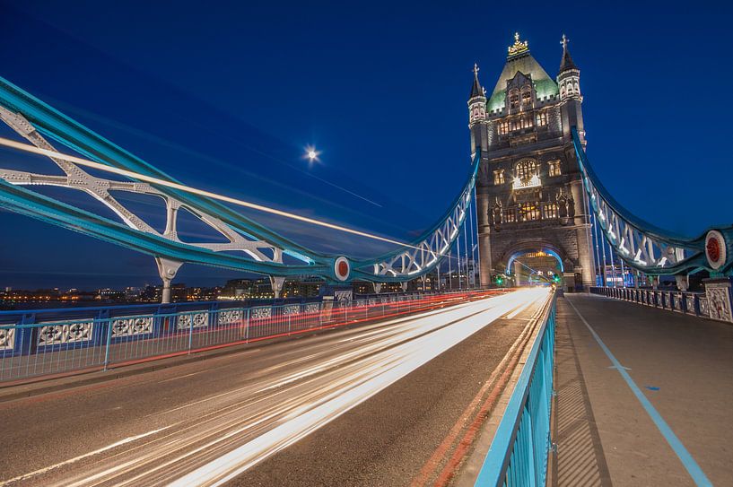 Traffic over London Tower Bridge by Bert Beckers