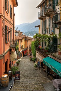Salita Serbelloni, Bellagio, Comomeer, Italie van FotoBob
