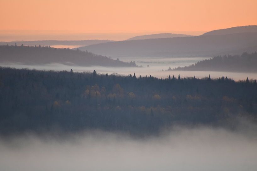 Ein Nebel an einem Herbstmorgen von Claude Laprise
