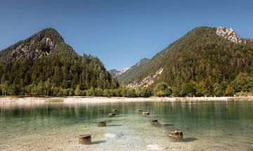 Der Weg durch das Wasser in die Berge von Robby's fotografie