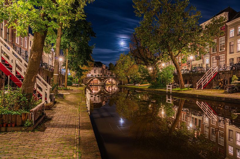 Full moon over Utrecht's Oudegracht canal by Jeroen de Jongh Photography