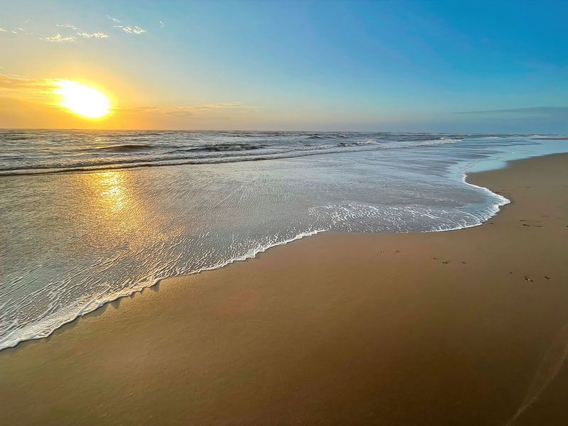 Zonsondergang strand van Michael Ruland