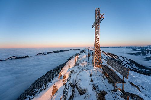 Zonsondergang op de Hochgrat in de winter bij Obheiter