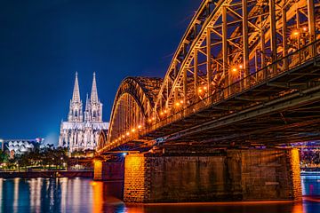 Cologne at night by Günter Albers