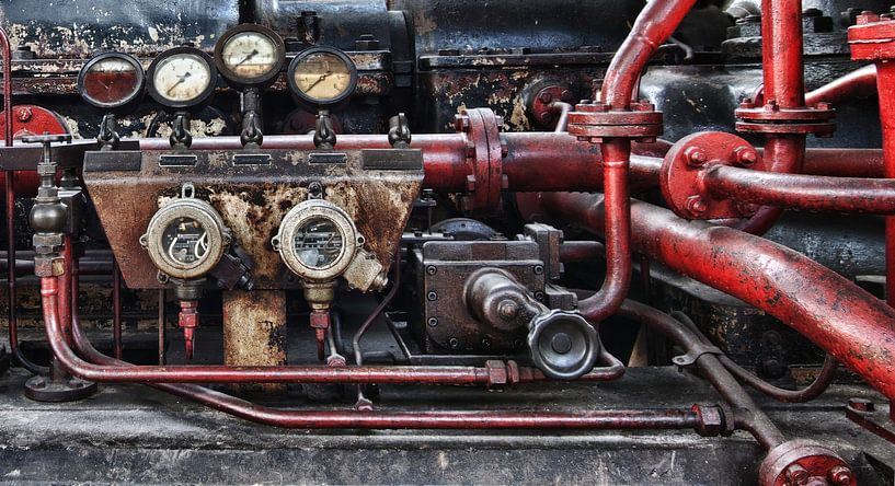 old steam engine by Klaartje Majoor