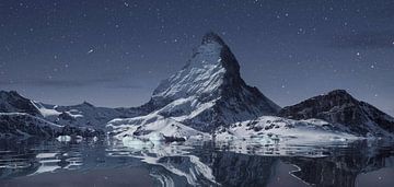 Panoramaansicht Matterhorn vor Sternenhimmel von Besa Art