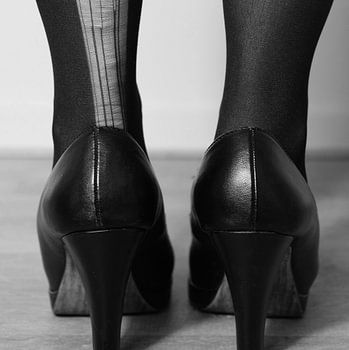 ladder in tights - partie de la série 'raw