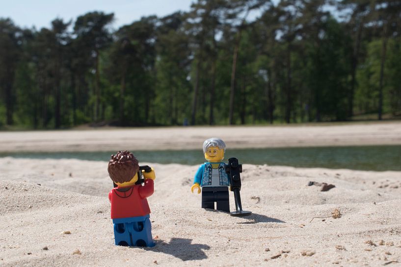 Lars maakt foto van goudzoeker par Ilze de Meer