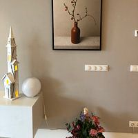 Kundenfoto: Blumenzweig in Vase, still leben japanischer Zierquitte, Japandi style von Joske Kempink, auf leinwand