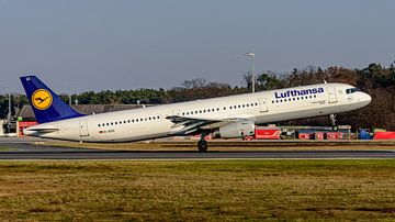 Lufthansa Airbus A321-200 passagiersvliegtuig. van Jaap van den Berg