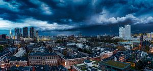 Shelfcloud panorama boven Rotterdam sur Roy Poots