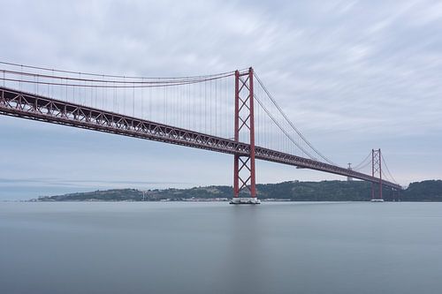 Silence over the river - Ponte 25 de Abril, Lisbon