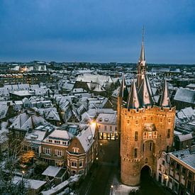 Zwolle Sassenpoort oude stadspoort tijdens een koude winterochtend van Sjoerd van der Wal Fotografie