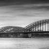 Kölner Dom in der Stadt Köln in schwarzweiss. von Manfred Voss, Schwarz-weiss Fotografie