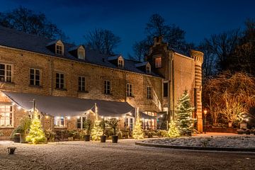 Elsloo le soir en hiver avec de la neige