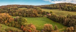 Drohnenpanorama von Teuven in Herbstfarben