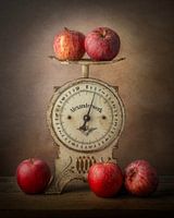 Vintage retro scale with red apples