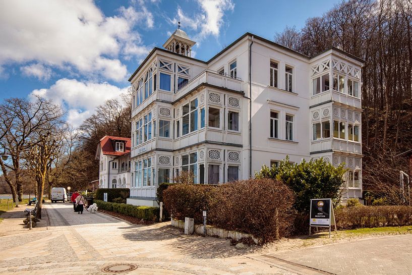 Binz by Rob Boon