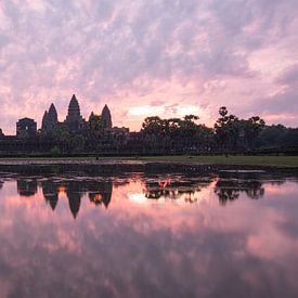 Zonsopkomst Angkor Wat van Yvs Doh