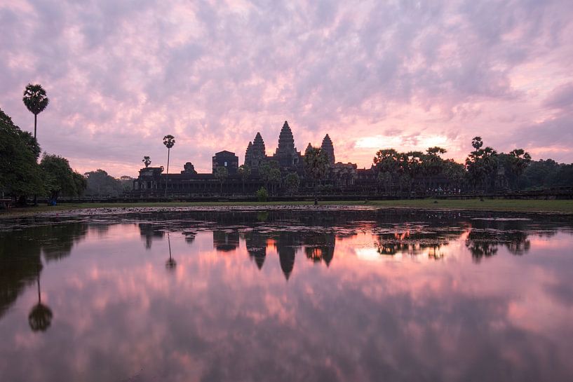 Sunrise Angkor Wat by Yvs Doh