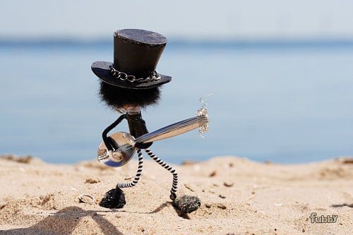 Fubby, the guitarist wearing a hat that looks just like Slash’s.