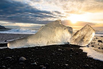Gestrande ijsberg op Diamond Beach, IJsland van ViaMapia