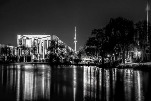 Quartier du gouvernement avec la tour de télévision
