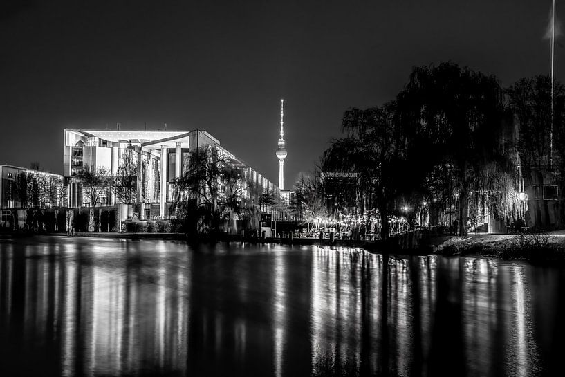 Regierungsviertel mit Fernsehturm von ahafineartimages