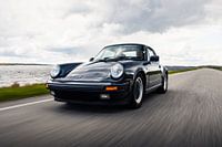 Driving Porsche 911 Carrera 1988